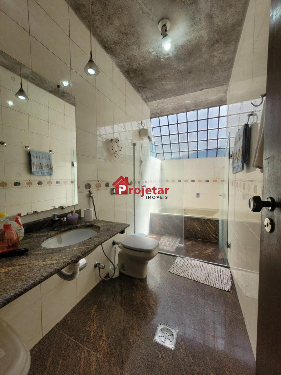 Casa, Sagrada Família, 5 Quartos, 2 Vagas, 3 Suítes