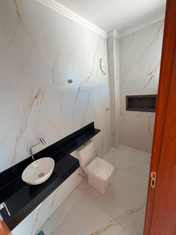 Casa, Planalto, 3 Quartos, 4 Vagas, 2 Suítes