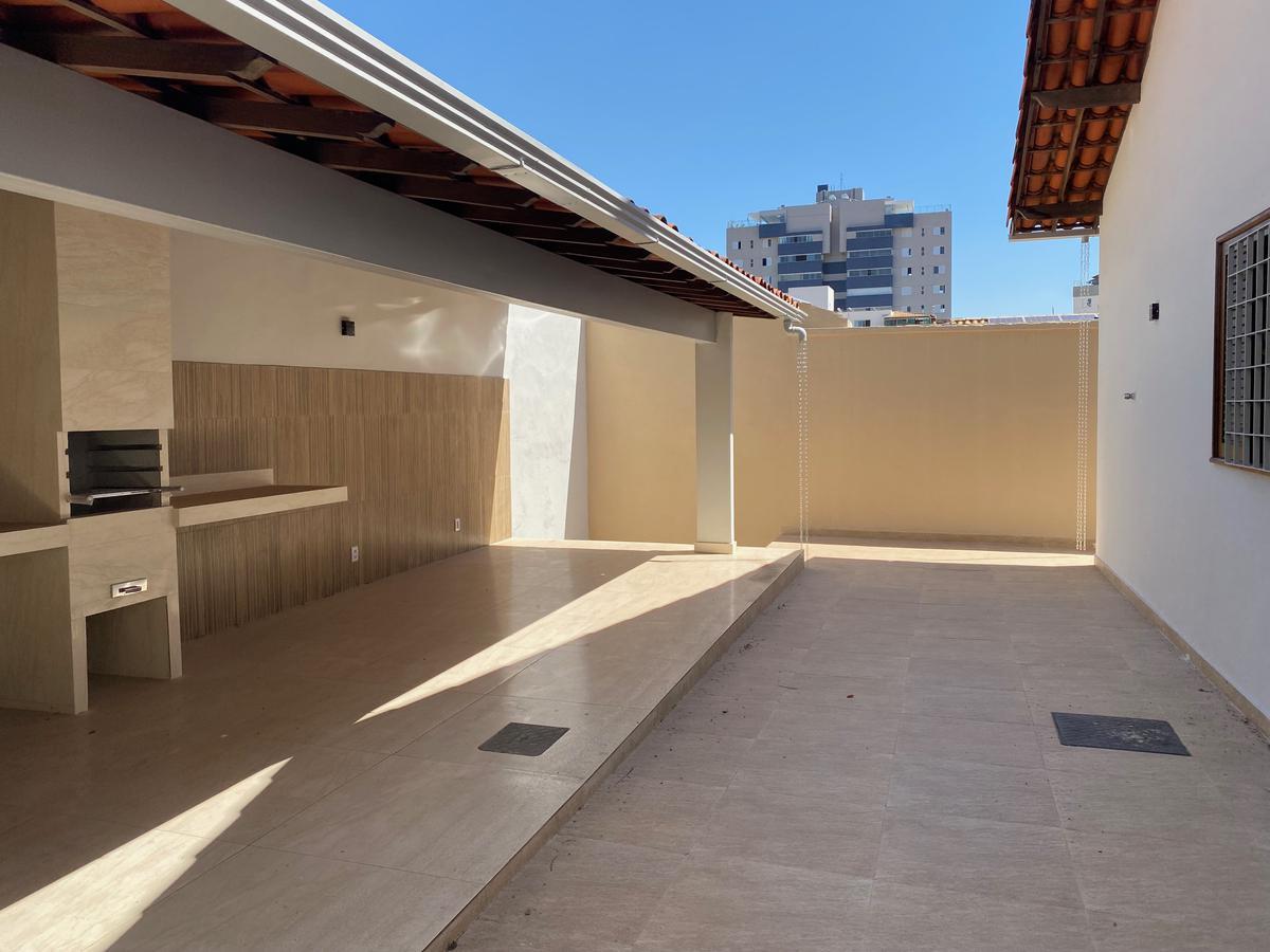 Casa, Castelo, 4 Quartos, 4 Vagas, 3 Suítes