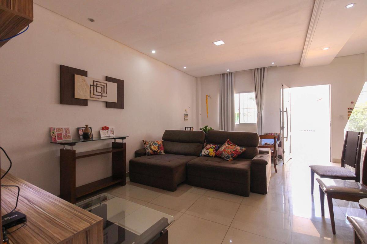 Casa, Horto, 6 Quartos, 2 Vagas, 5 Suítes