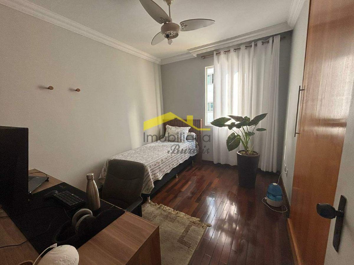 Apartamento, Estoril, 2 Quartos, 1 Vaga, 1 Suíte