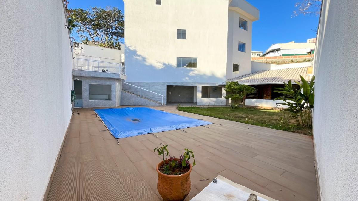 Casa, Estoril, 3 Quartos, 6 Vagas, 1 Suíte