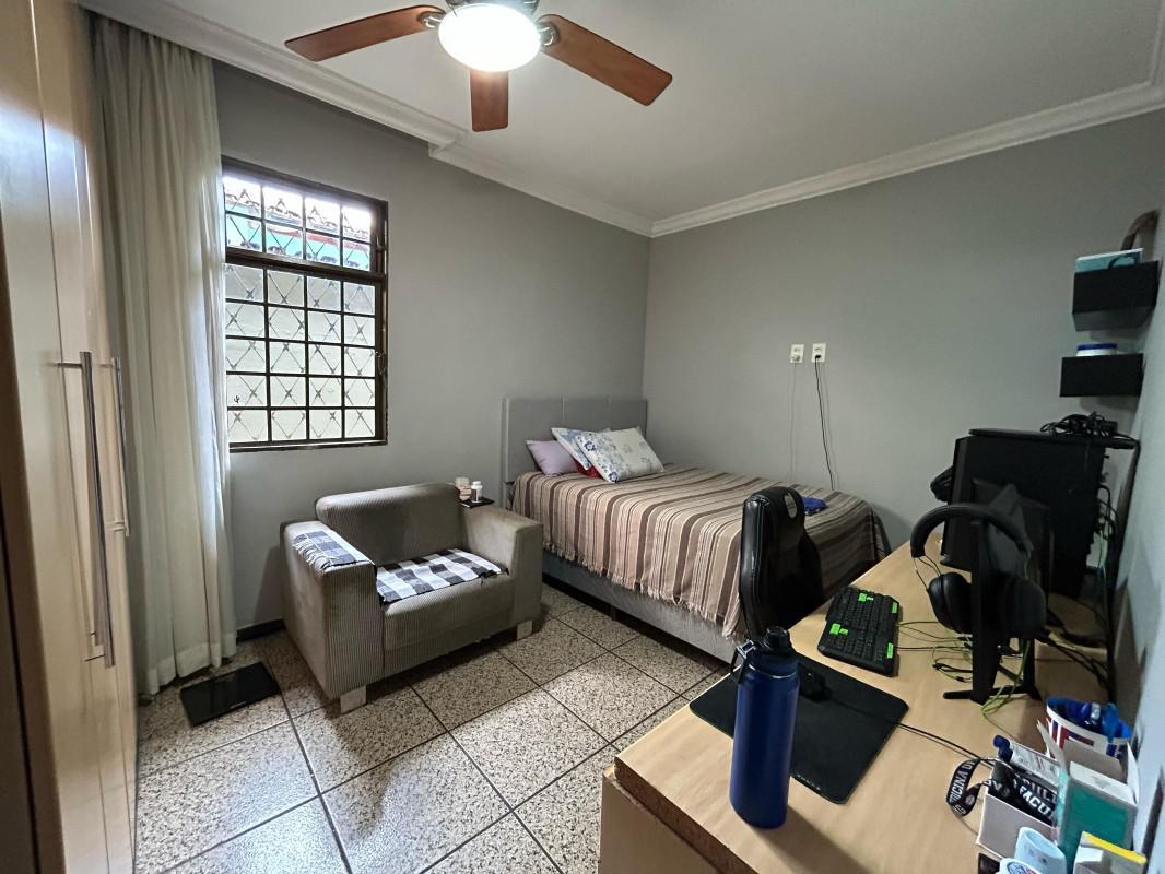 Casa, Itapoã, 4 Quartos, 6 Vagas, 1 Suíte