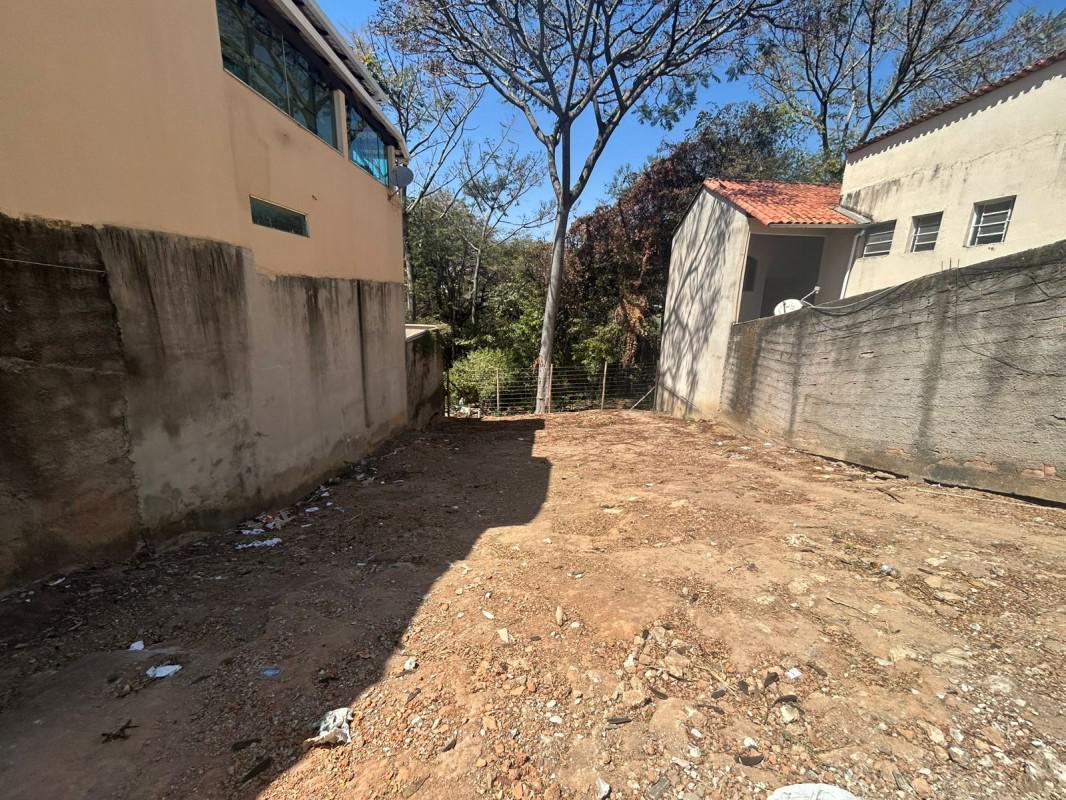 Lote, Tirol (barreiro), 0 Quarto, 0 Vaga