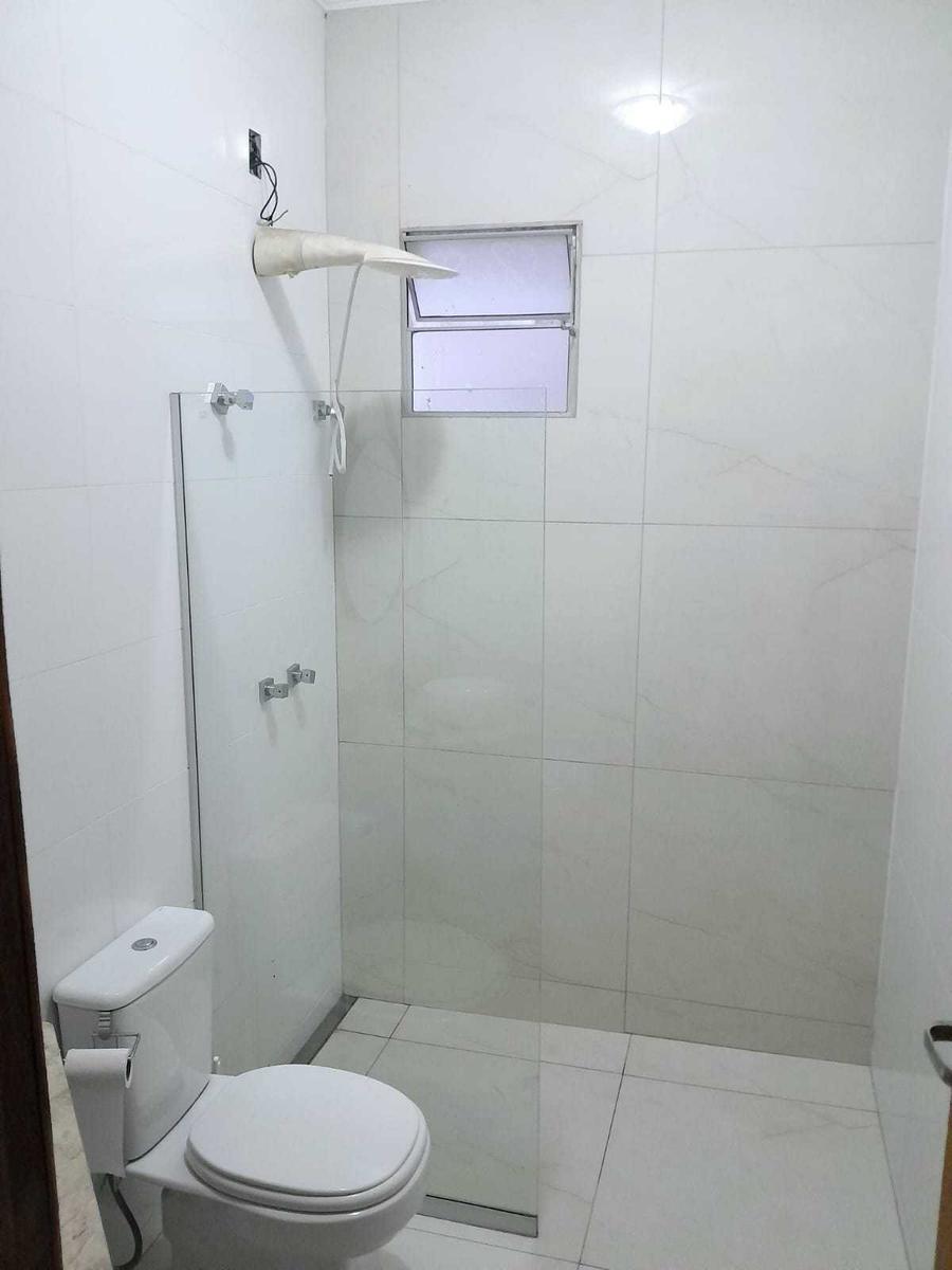 Casa, Europa, 3 Quartos, 0 Vaga, 1 Suíte