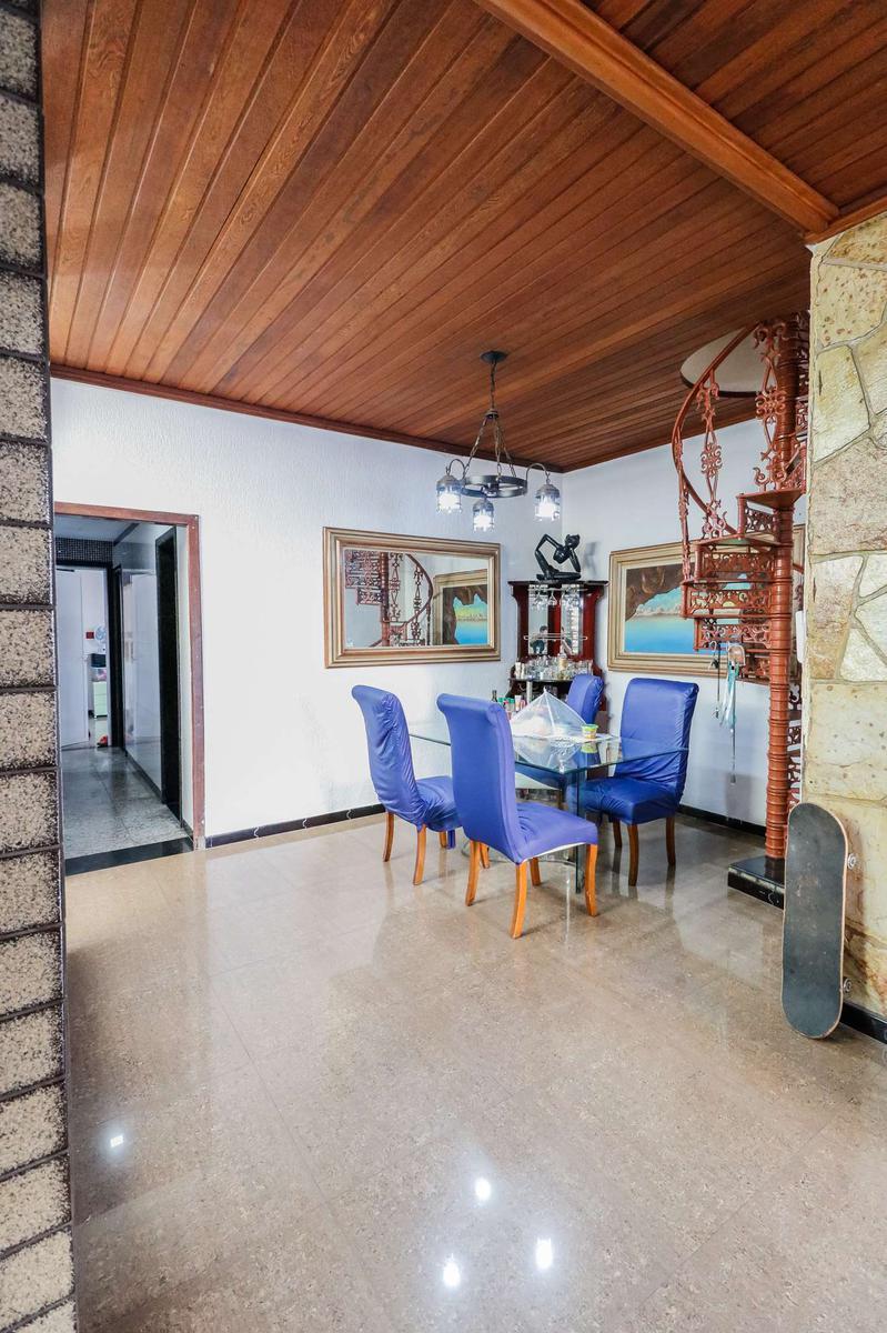 Casa, Sagrada Família, 4 Quartos, 5 Vagas, 1 Suíte