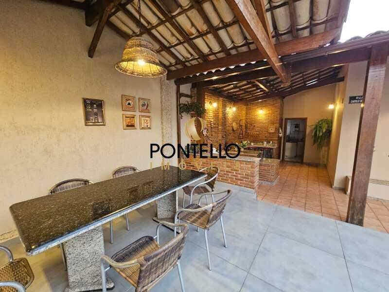 Casa, Castelo, 5 Quartos, 4 Vagas, 1 Suíte