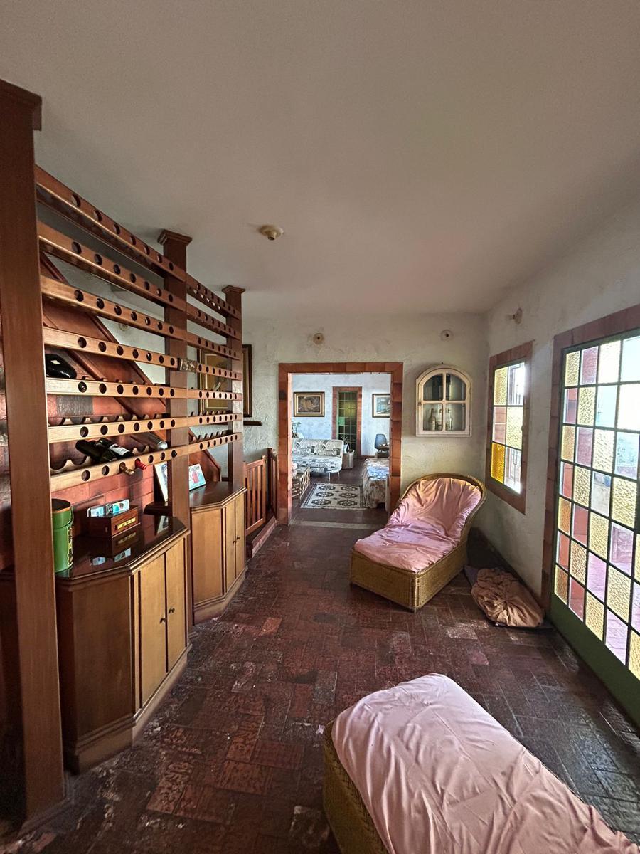 Casa Comercial, Castelo, 5 Quartos, 2 Vagas, 1 Suíte