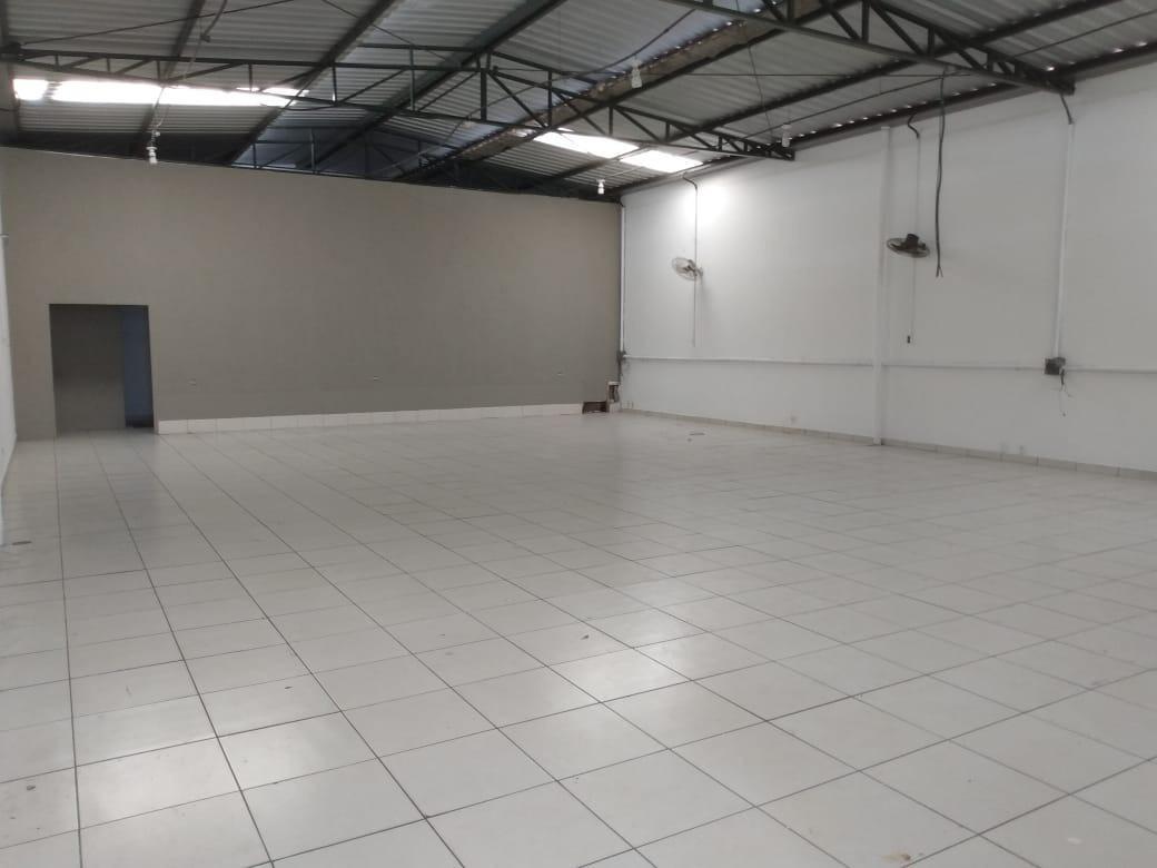 Galpão, Céu Azul, 0 Quarto, 0 Vaga