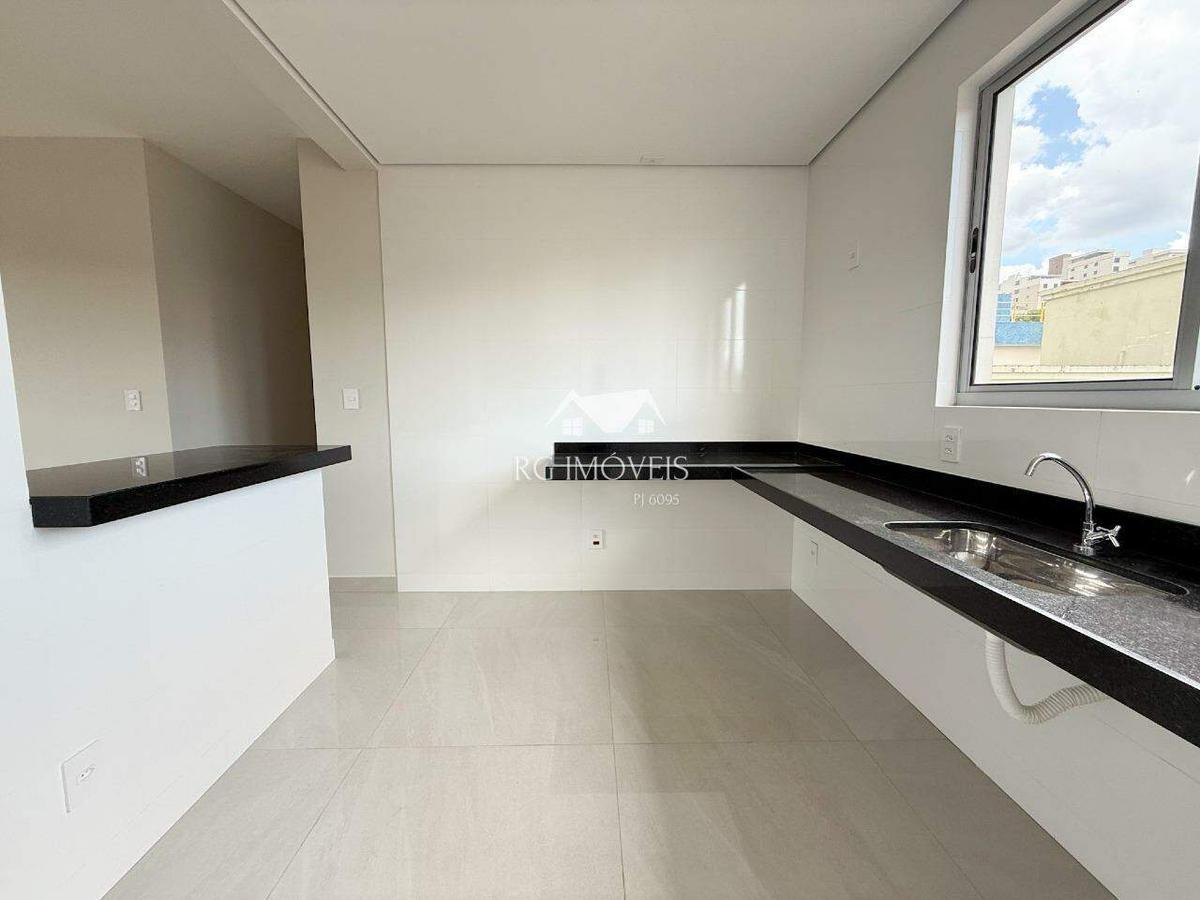 Apartamento, Barreiro, 3 Quartos, 2 Vagas, 1 Suíte