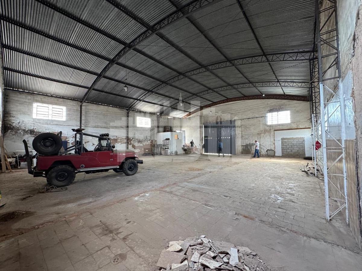 Galpão, Rezende, 0 Quarto, 0 Vaga