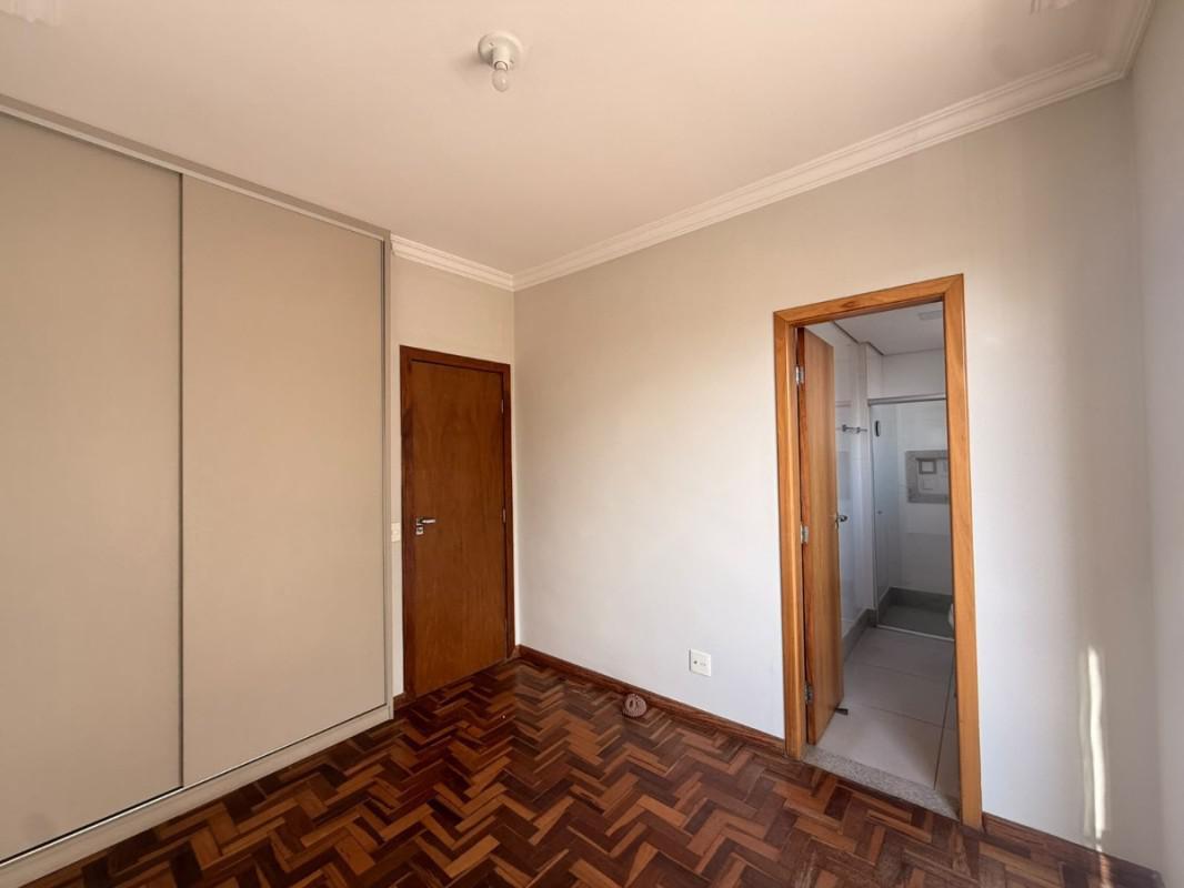 Apartamento, Sagrada Família, 2 Quartos, 1 Vaga, 1 Suíte