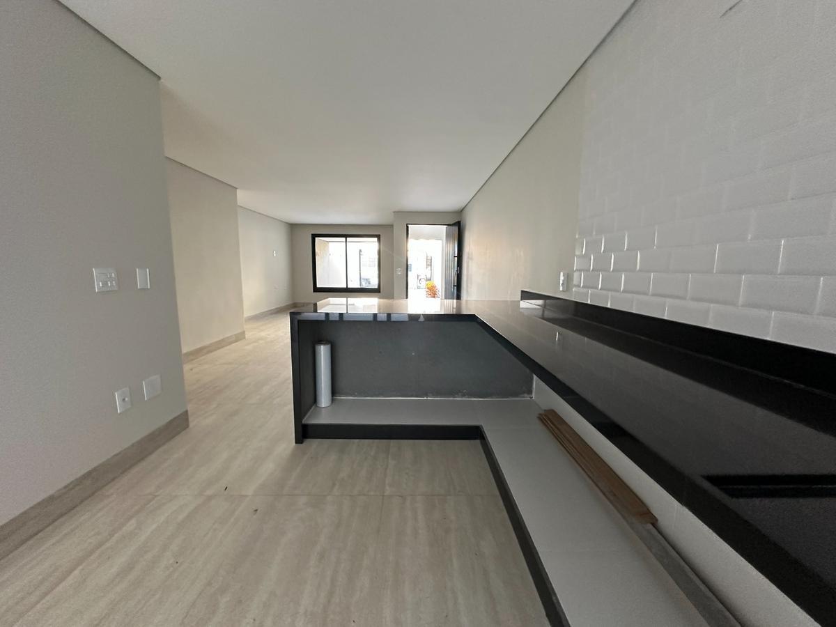 Casa, Jaraguá, 4 Quartos, 4 Vagas, 1 Suíte