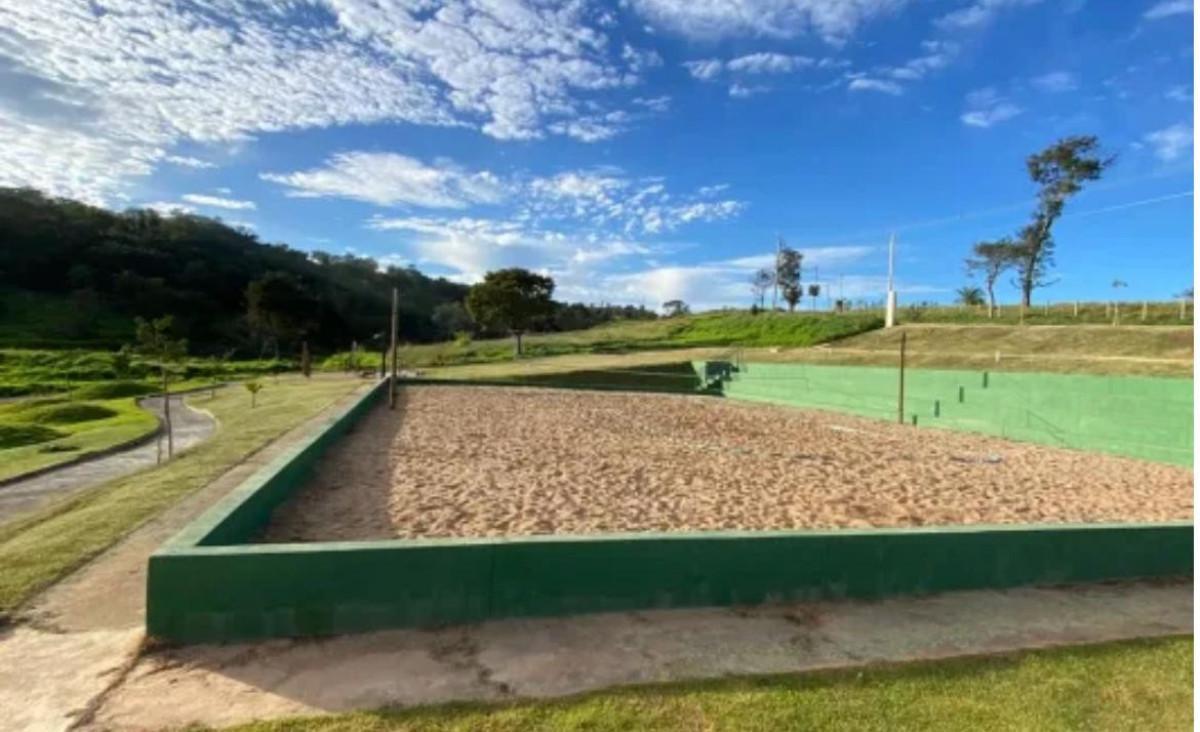 Lote, Universitário, 0 Quarto, 0 Vaga