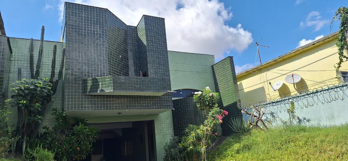 Casa, Sagrada Família, 1 Quarto, 4 Vagas