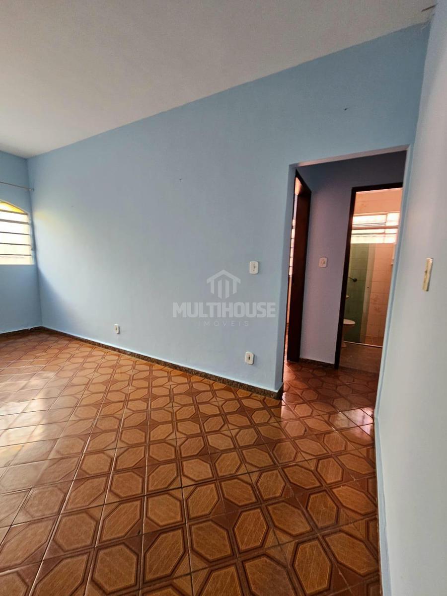 Casa, Santa Branca, 2 Quartos, 0 Vaga, 1 Suíte