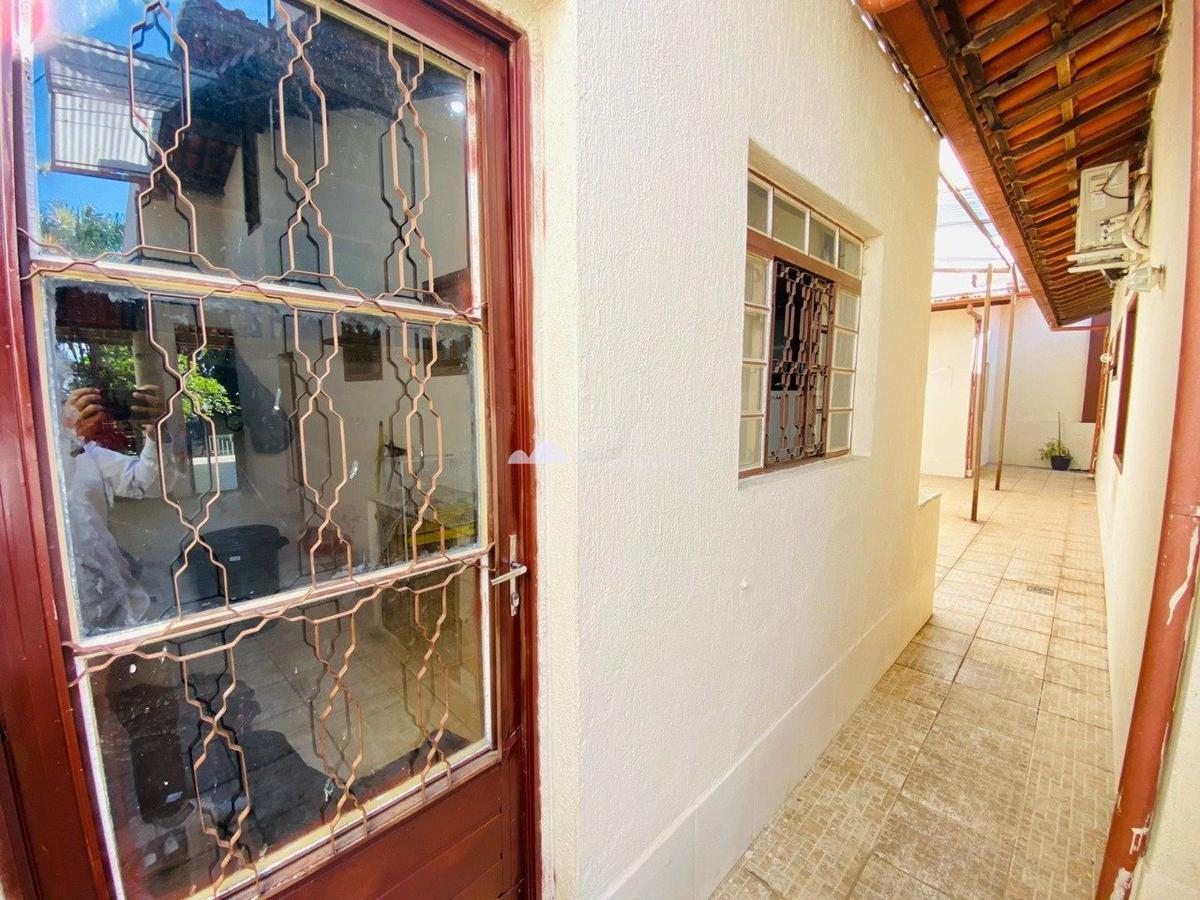 Casa, Trevo, 3 Quartos, 8 Vagas, 1 Suíte