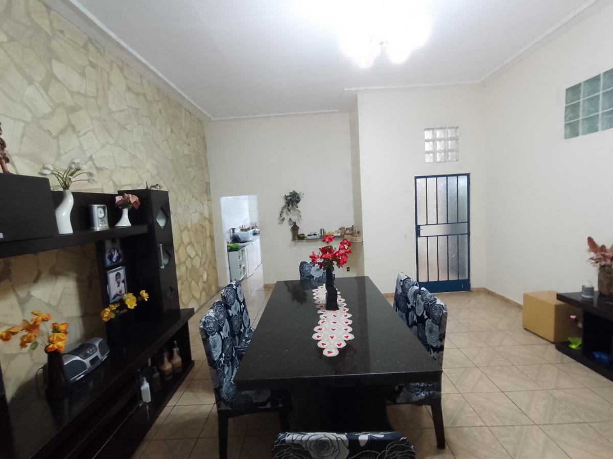 Casa, Planalto, 4 Quartos, 3 Vagas, 1 Suíte