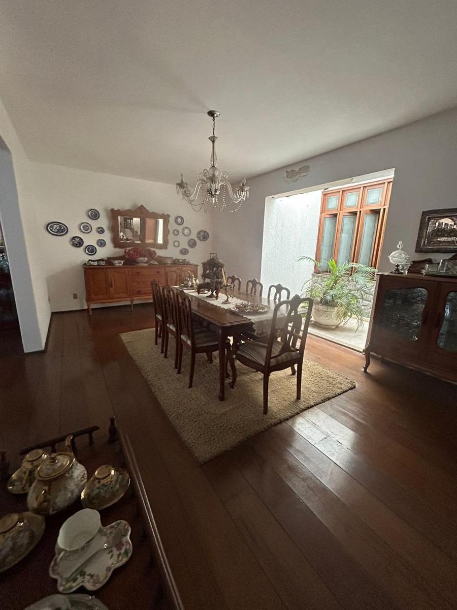 Casa, Centro, 5 Quartos, 0 Vaga, 3 Suítes