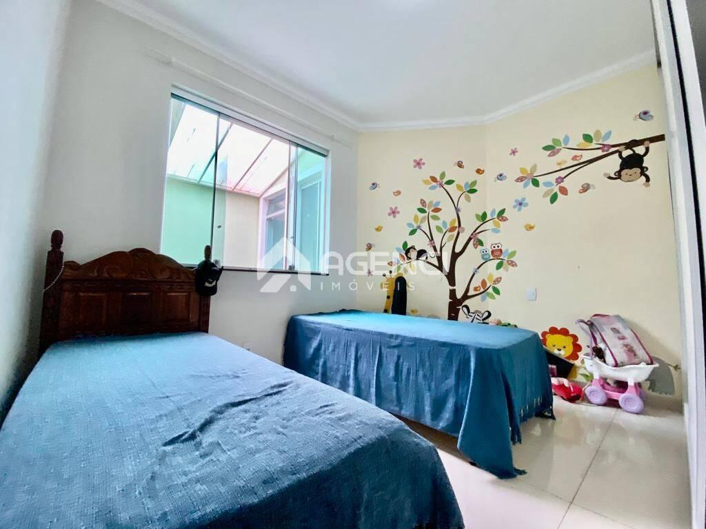 Casa, Cabral, 3 Quartos, 0 Vaga, 1 Suíte