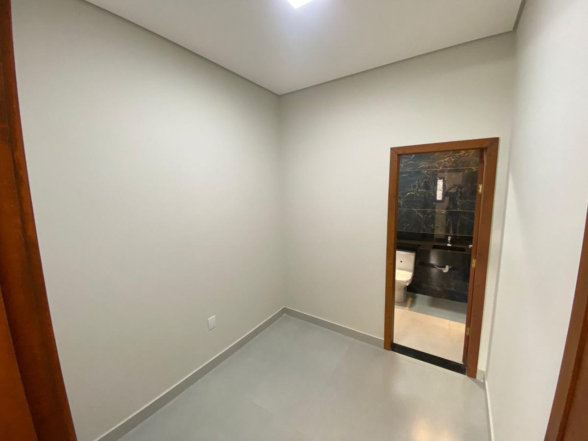 Casa, Jardim Europa, 3 Quartos, 4 Vagas, 1 Suíte