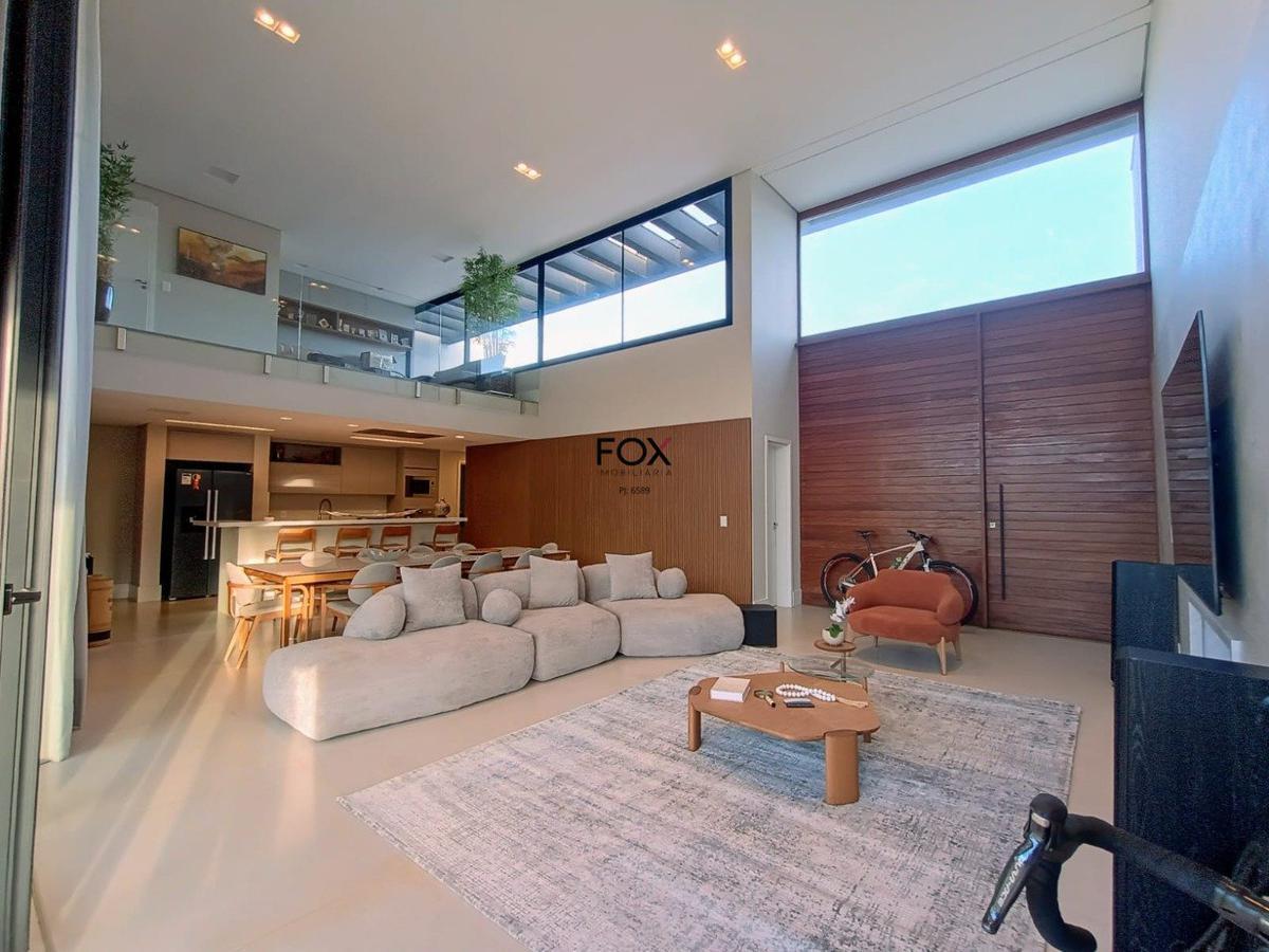 Casa, Alphaville - Lagoa dos Ingleses, 5 Quartos, 6 Vagas, 5 Suítes