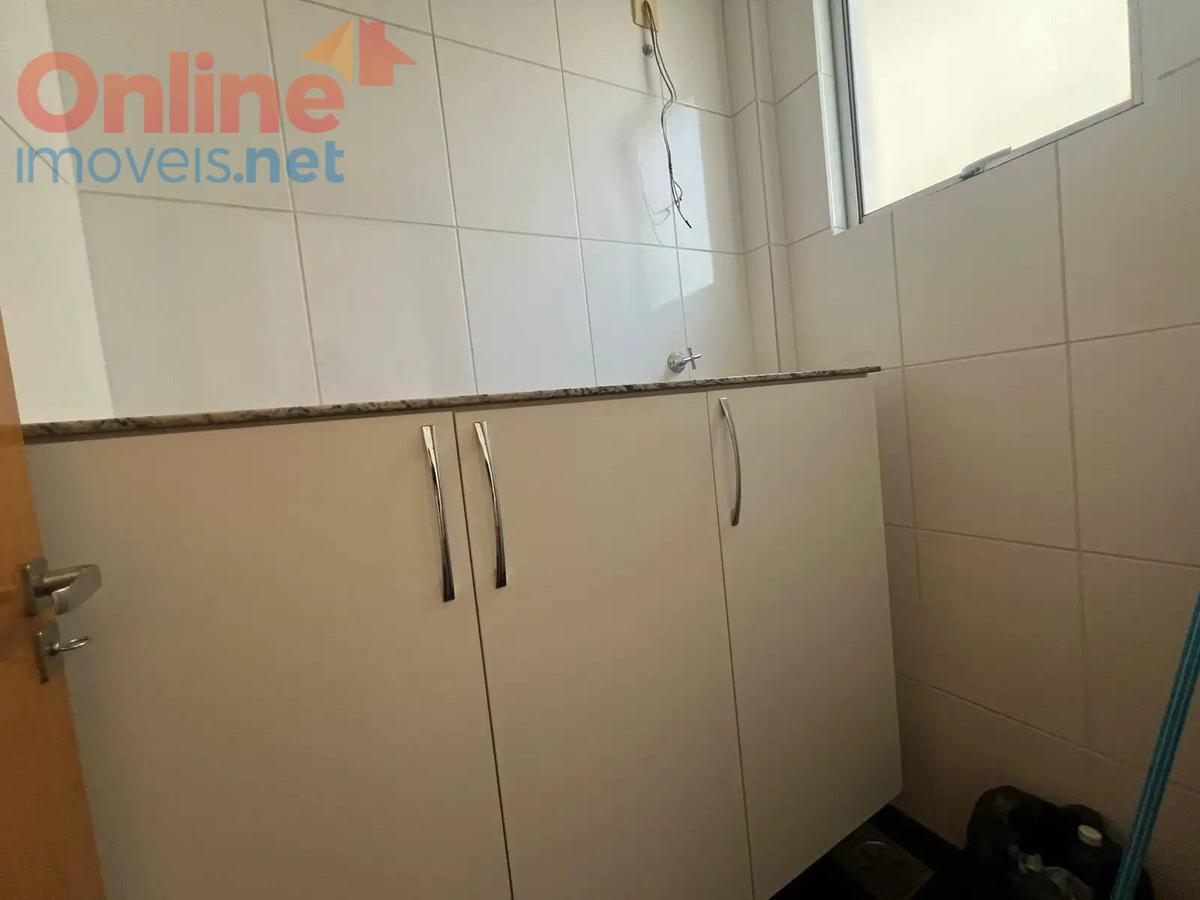 Apartamento, Sagrada Família, 3 Quartos, 0 Vaga, 1 Suíte