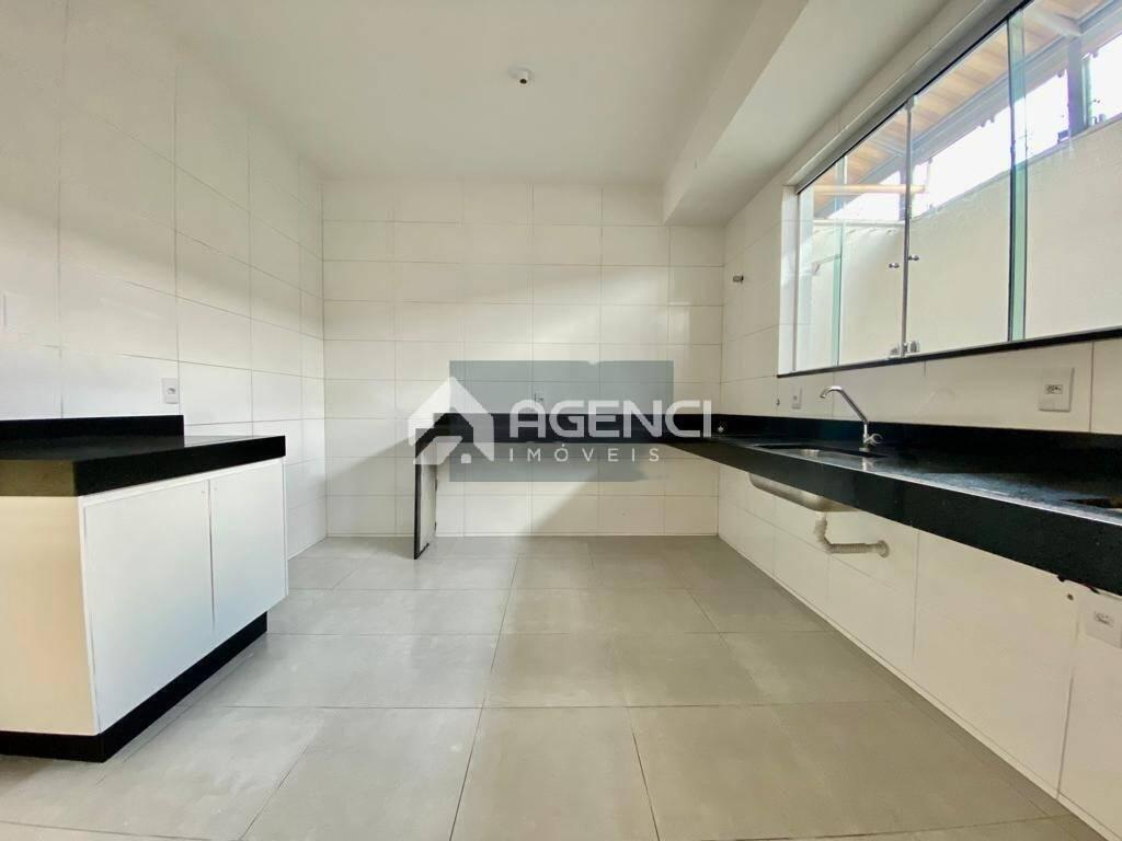 Casa, Cabral, 3 Quartos, 0 Vaga, 1 Suíte