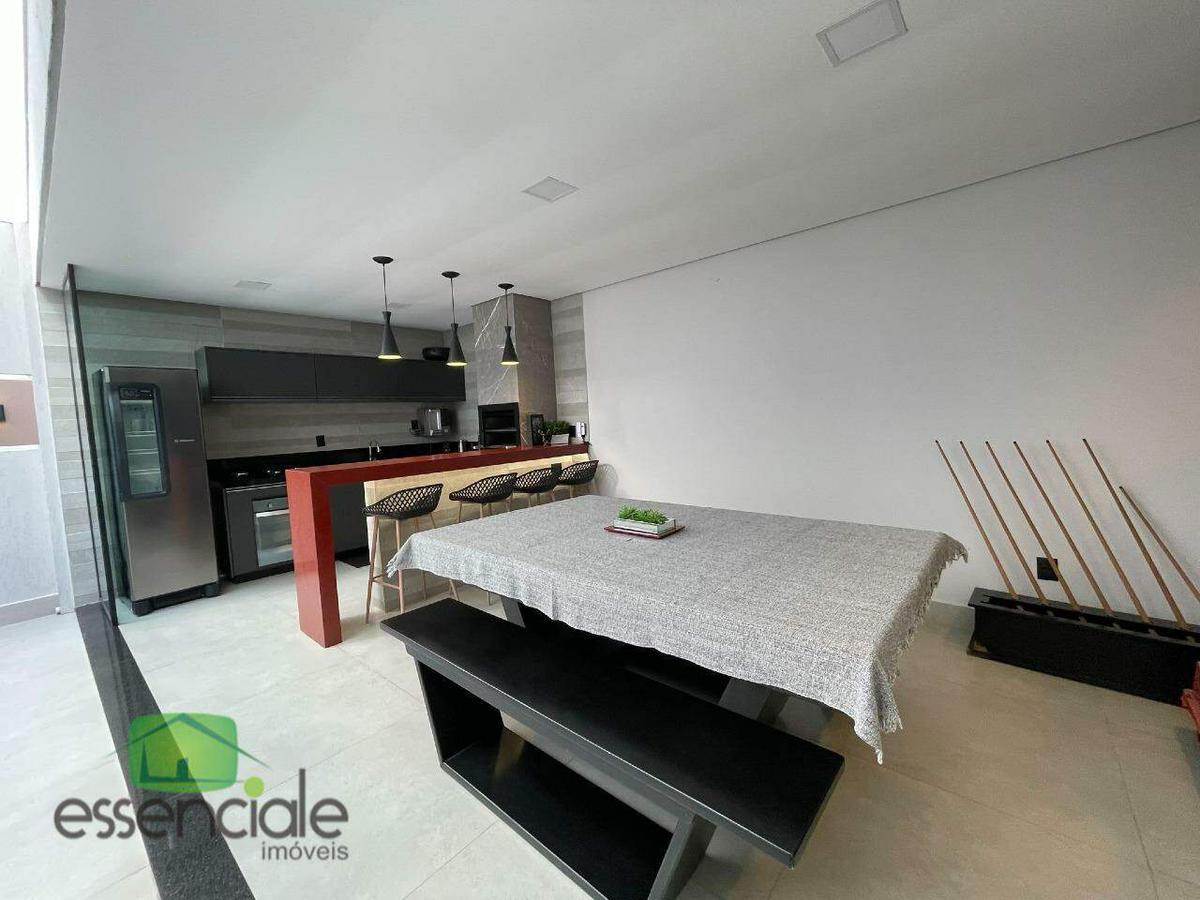 Casa, Europa, 3 Quartos, 4 Vagas, 1 Suíte