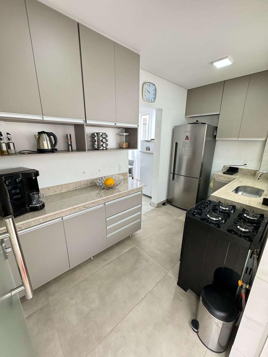 Apartamento, Sagrada Família, 2 Quartos, 2 Vagas, 1 Suíte