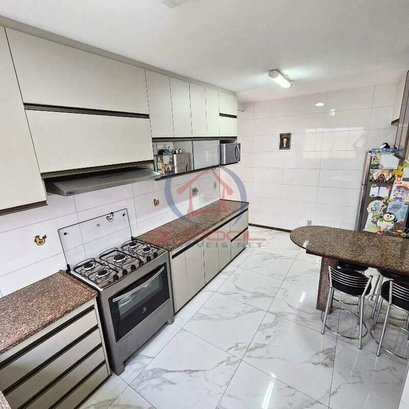 Casa, Castelo, 3 Quartos, 3 Vagas, 2 Suítes