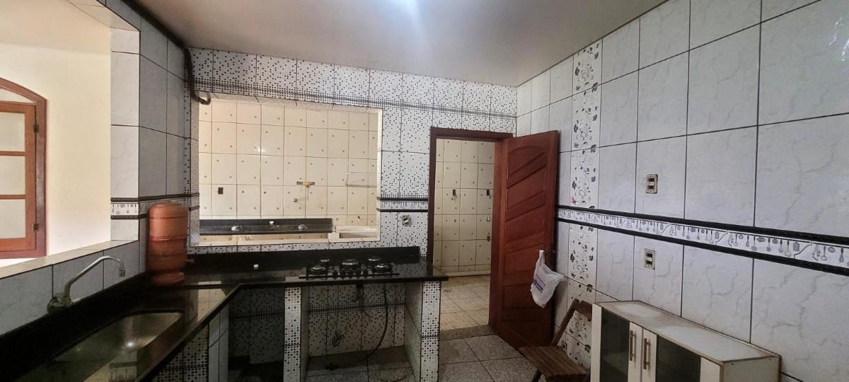 Casa, Vila Clóris, 4 Quartos, 5 Vagas, 1 Suíte