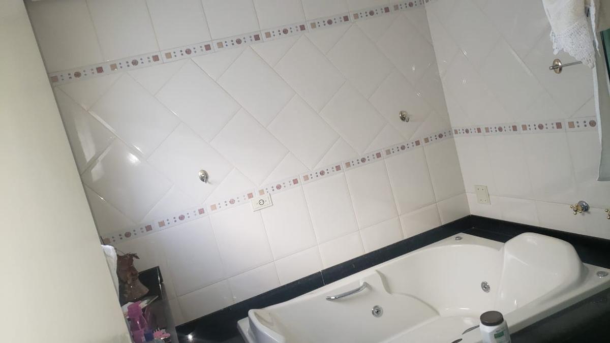 Casa, Centro, 6 Vagas, 2 Suítes