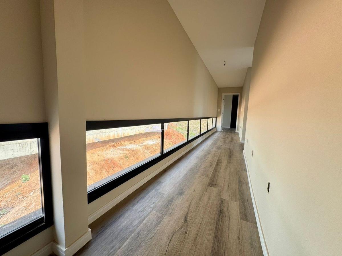 Casa, Trevo, 4 Quartos, 4 Vagas, 2 Suítes