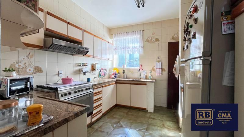 Casa, Luxemburgo, 5 Quartos, 4 Vagas, 2 Suítes