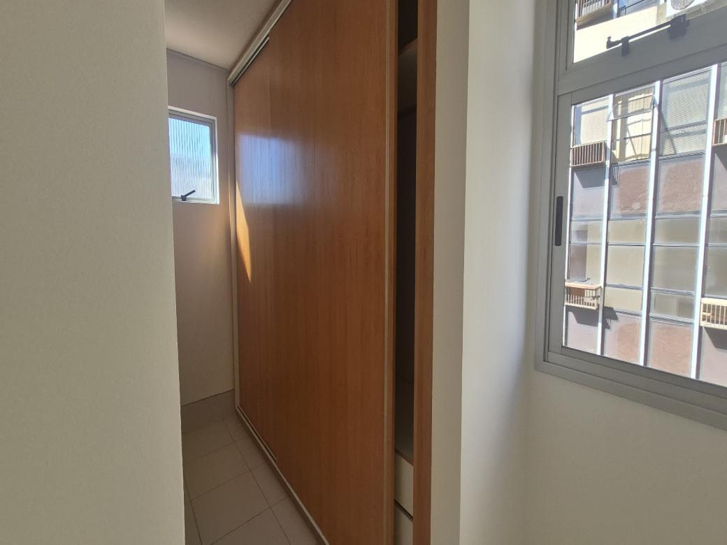 Apartamento, Funcionários, 2 Quartos, 2 Vagas, 1 Suíte