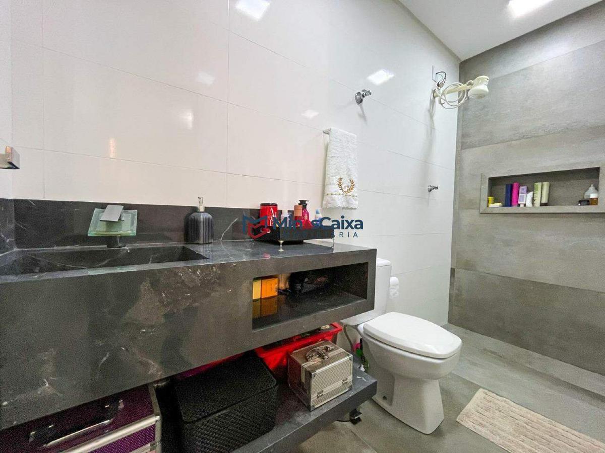 Casa, Santa Maria, 3 Quartos, 2 Vagas, 1 Suíte