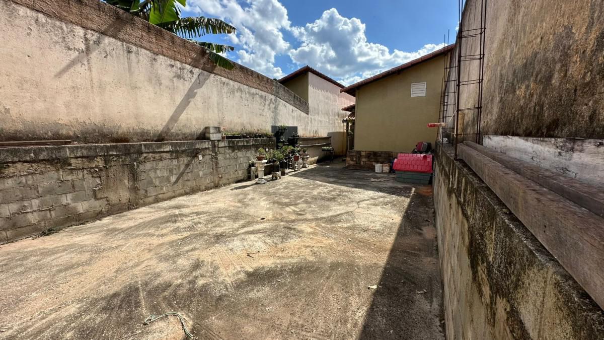 Casa, Tangará, 2 Quartos, 3 Vagas