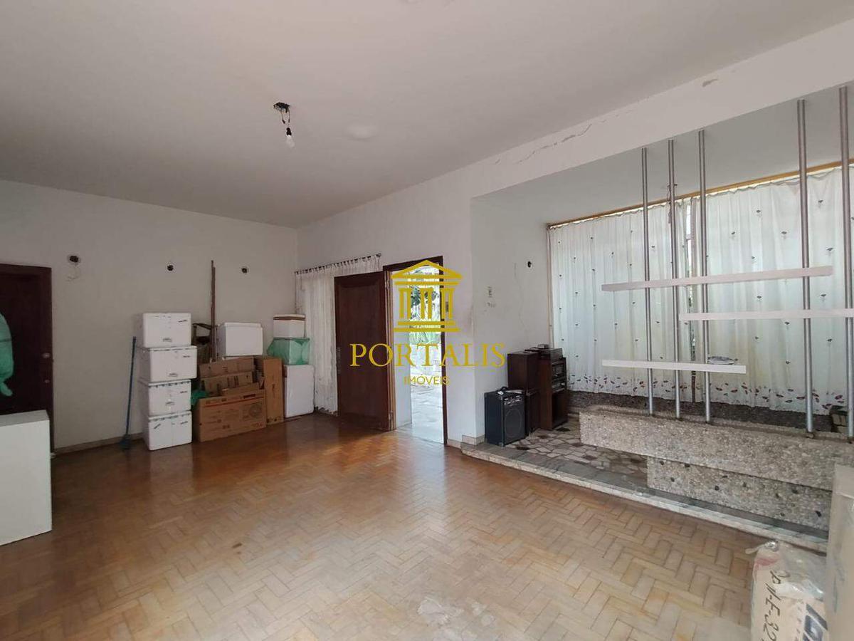 Casa Comercial, Funcionários, 9 Quartos, 5 Vagas