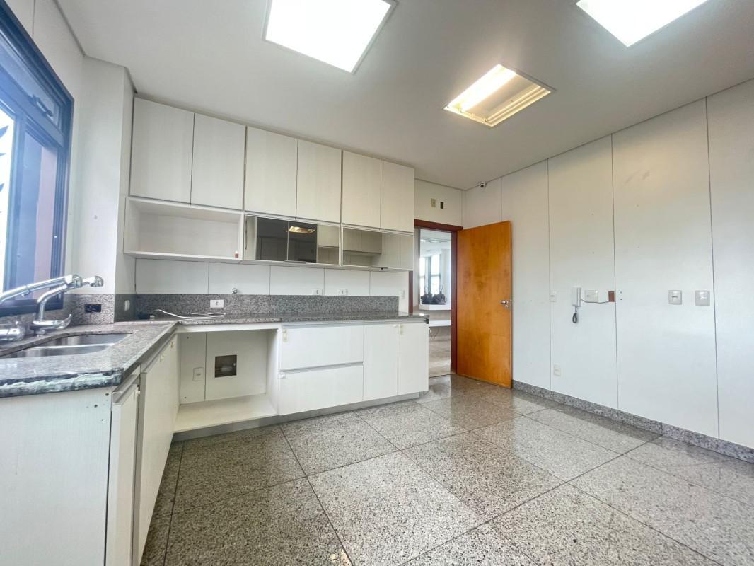 Apartamento, Funcionários, 4 Quartos, 3 Vagas, 2 Suítes