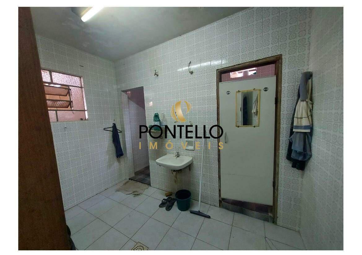 Casa, Cachoeirinha, 4 Quartos, 1 Vaga, 3 Suítes