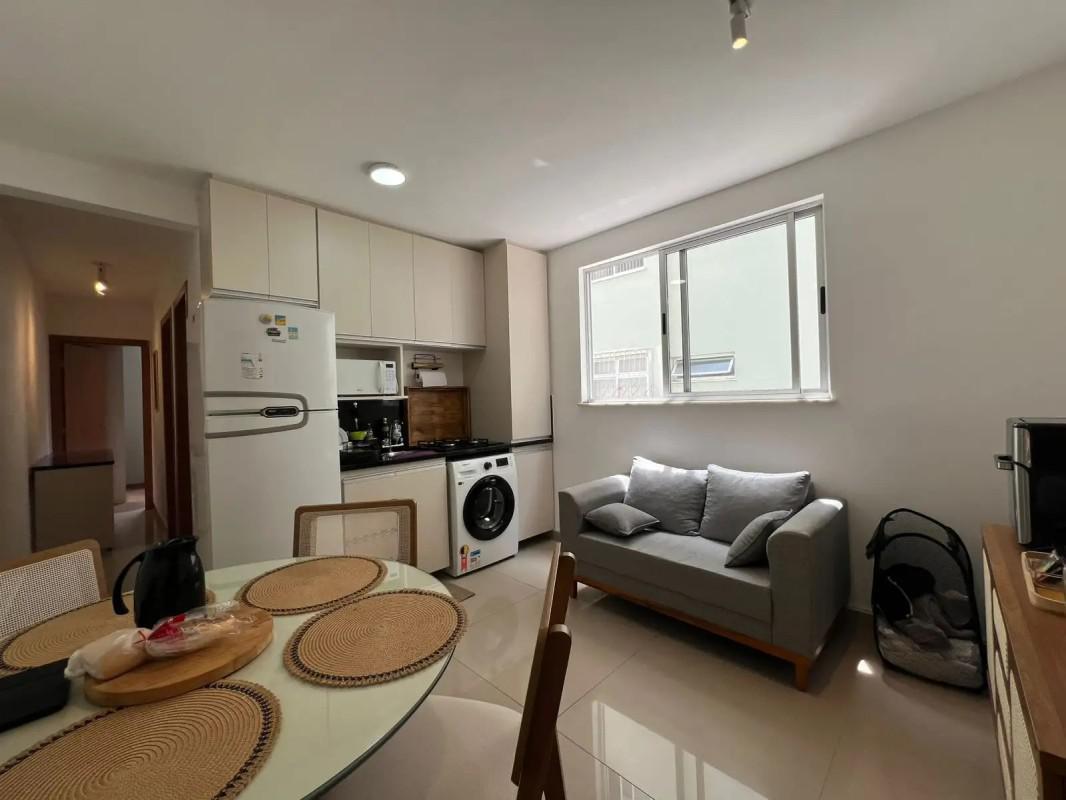 Apartamento, Sagrada Família, 2 Quartos, 1 Vaga