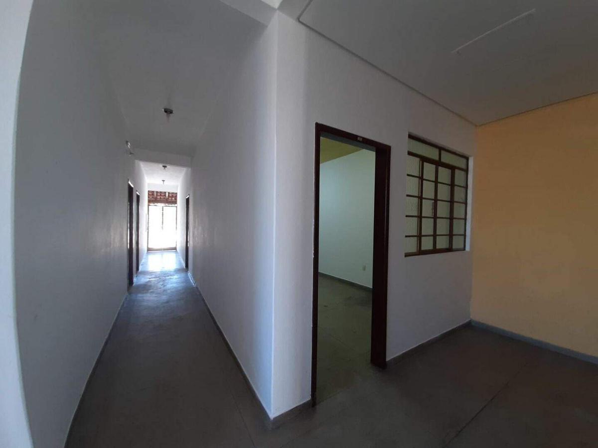 Sala, Nossa Senhora das Graças, 0 Quarto, 4 Vagas