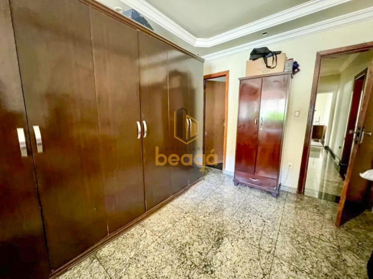 Casa, Santa Terezinha, 3 Quartos, 4 Vagas, 1 Suíte