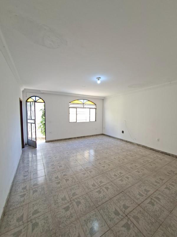 Casa, Paulo VI, 3 Quartos, 2 Vagas, 1 Suíte