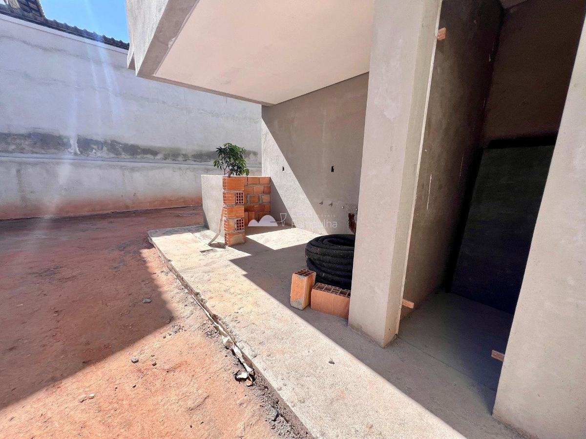 Casa, Trevo, 4 Quartos, 3 Vagas, 3 Suítes