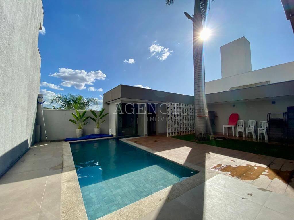 Casa, Paquetá, 4 Quartos, 0 Vaga, 2 Suítes