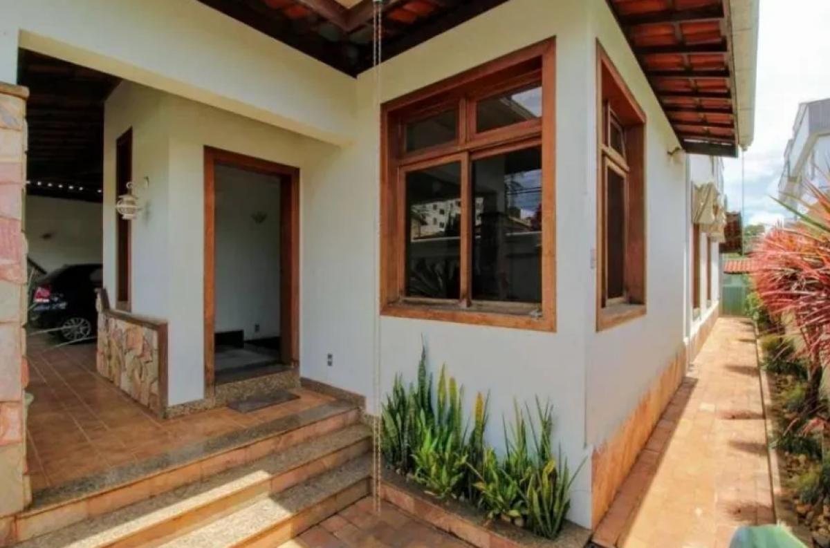 Casa, Castelo, 4 Quartos, 5 Vagas, 4 Suítes