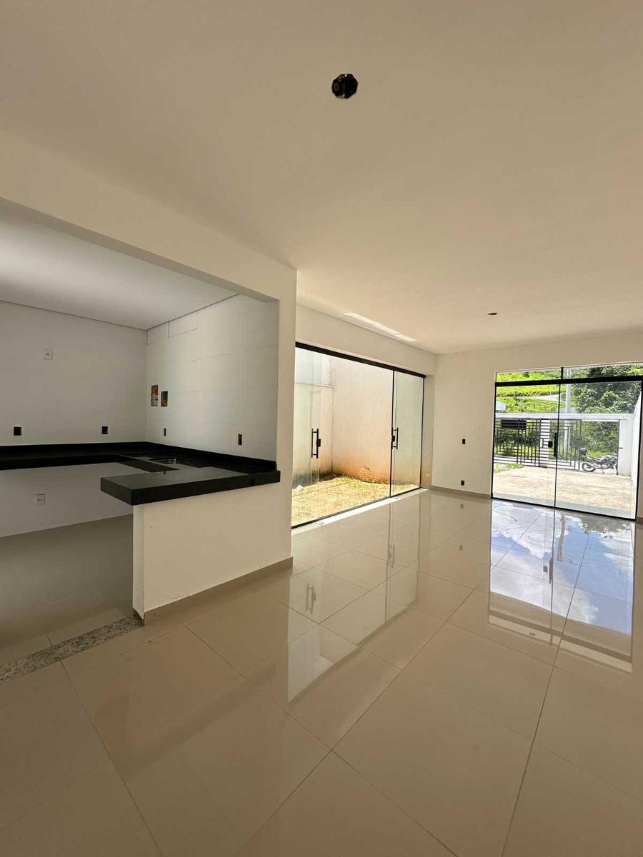 Casa, Vale das Orquídeas, 3 Quartos, 2 Vagas, 1 Suíte