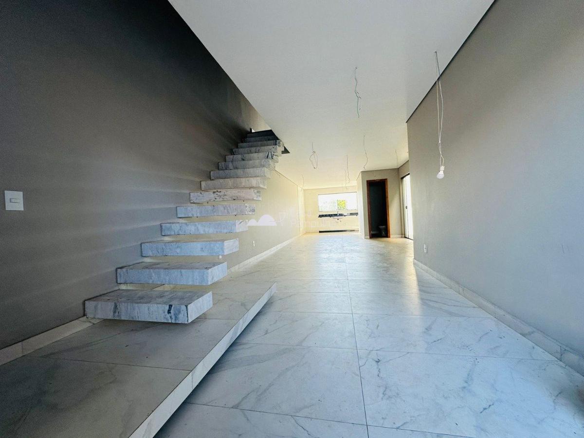 Casa, Planalto, 3 Quartos, 4 Vagas, 3 Suítes